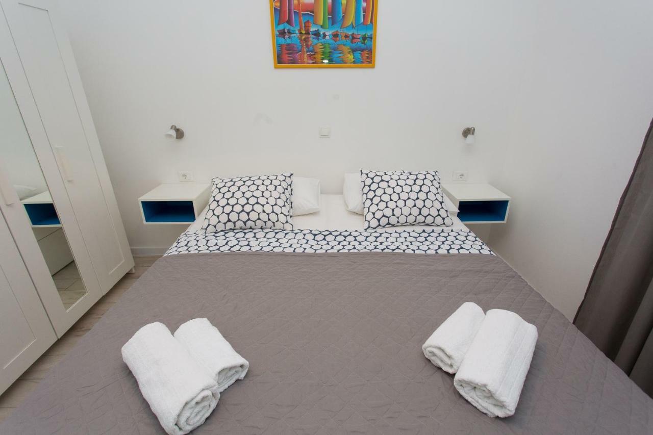 Apartments Pinery Makarska Ngoại thất bức ảnh