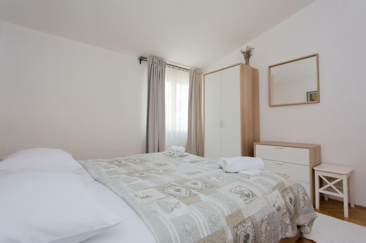 Apartments Pinery Makarska Ngoại thất bức ảnh