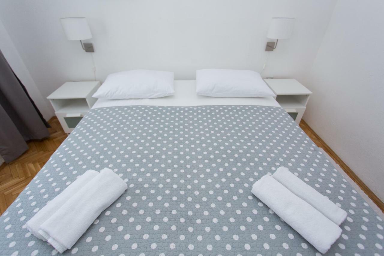 Apartments Pinery Makarska Ngoại thất bức ảnh