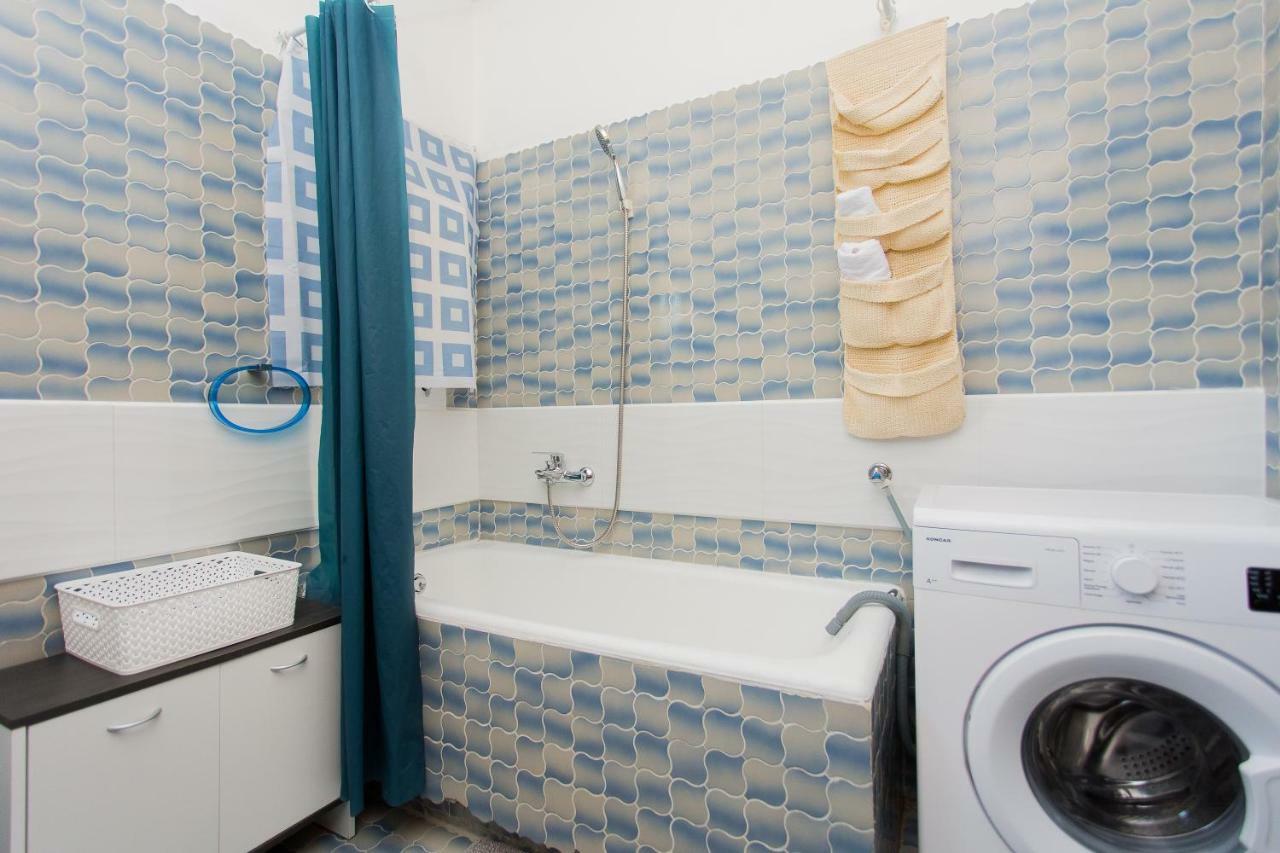 Apartments Pinery Makarska Ngoại thất bức ảnh
